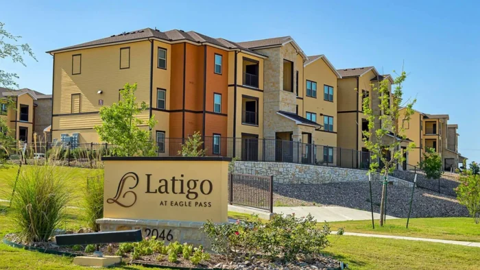 Latigo shops flats